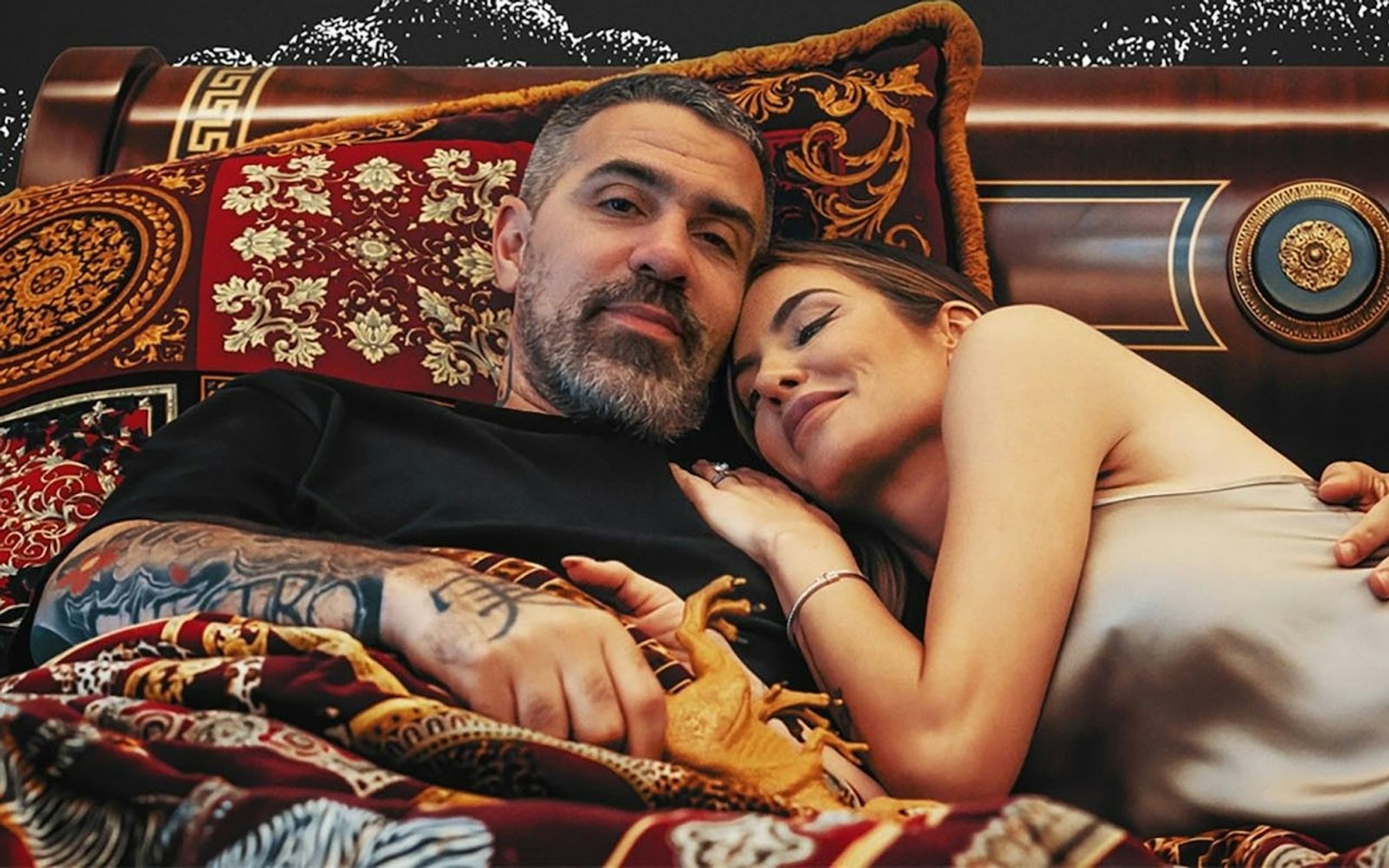In ihrem Podcast „Im Bett mit Anna-Maria und Anis Ferchichi“ hat Anna-Maria von einer folgenreichen Umzugspanne berichtet. (Bild: RTL+)