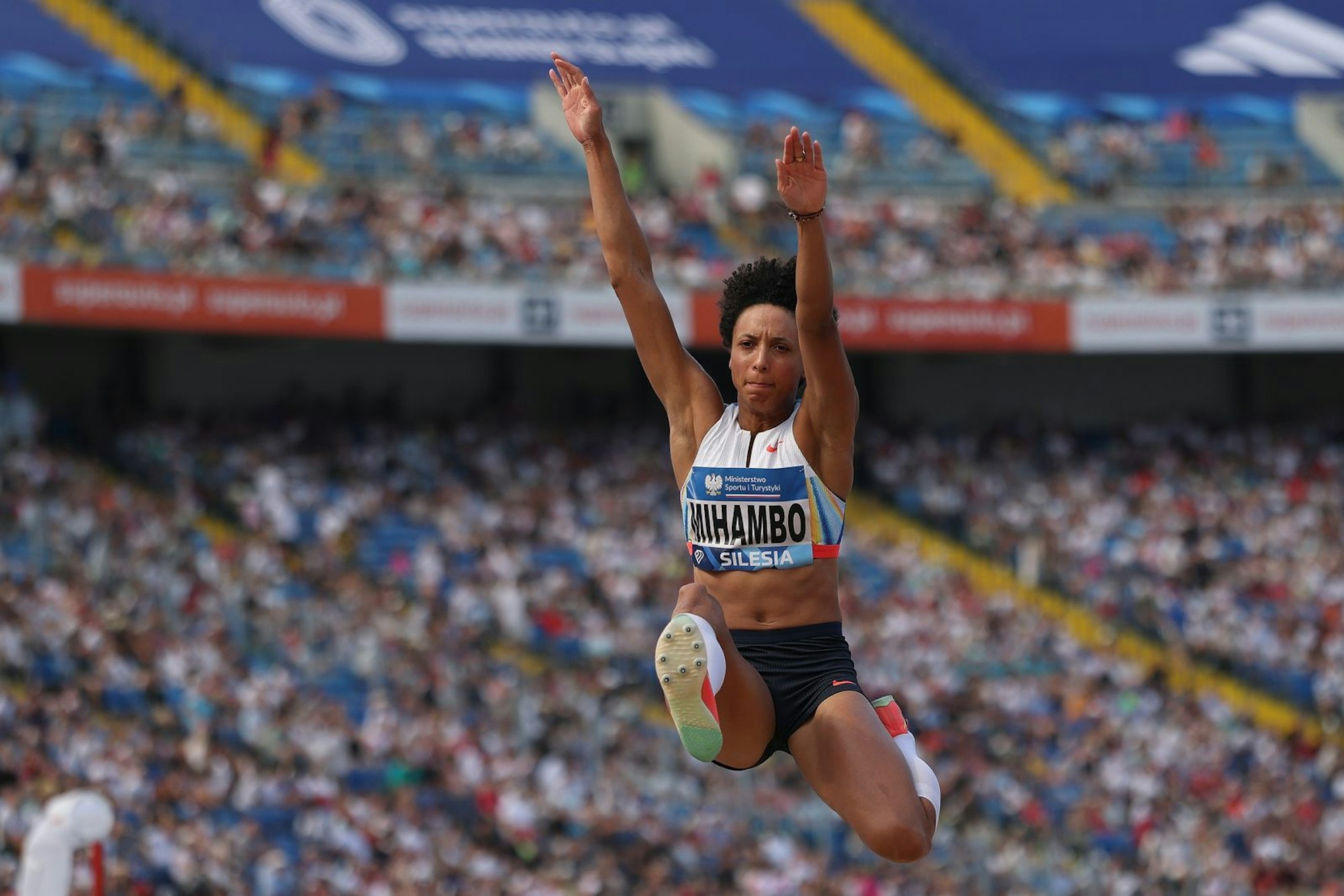 Die deutsche Weitspringerin Malaika Mihambo geht bei der Leichtathletik-WM 2025 in Tokio als Top-Favoritin auf Gold ins Rennen. Das Turnier findet vom 13. bis 21. September statt. ARD, ZDF und Eurosport übertragen. (Bild: 2025 Getty Images/Maja Hitij)