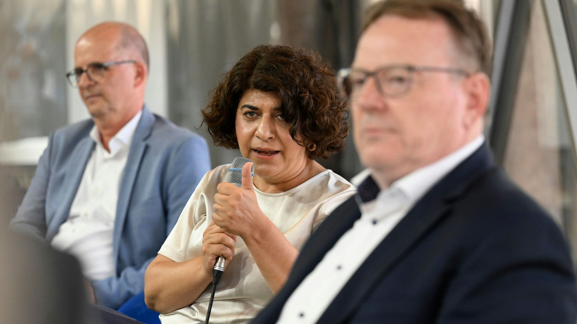 Markus Greitemann (CDU, li.), Berivan Aymaz (Grüne) und Torsten Burmester (SPD) treten für die Oberbürgermeisterwahl am 14. September an.