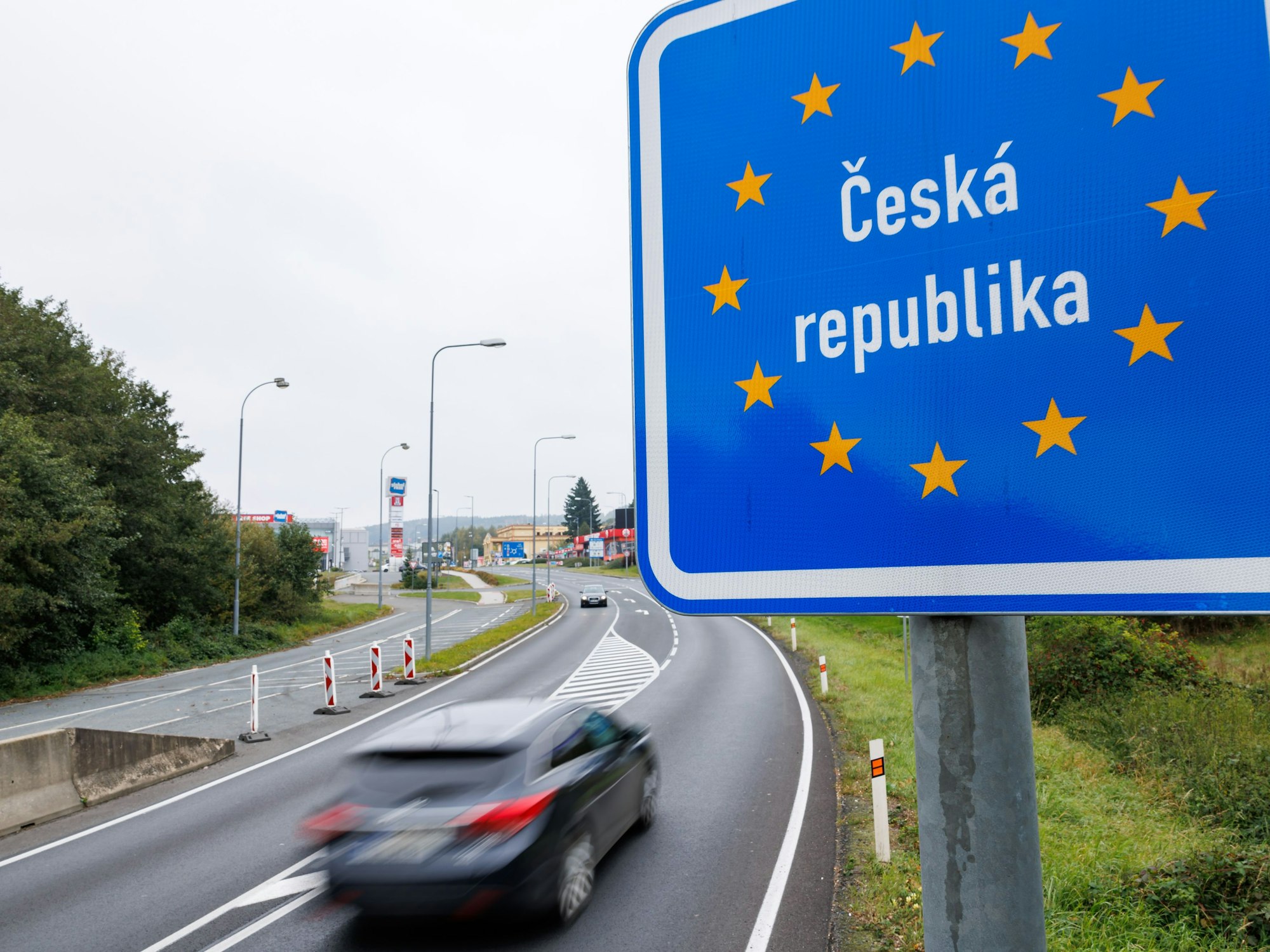 Jahrelang narrte ein Fahrer in einem Rennwagen die tschechische Polizei. Nun wurde er gefasst.