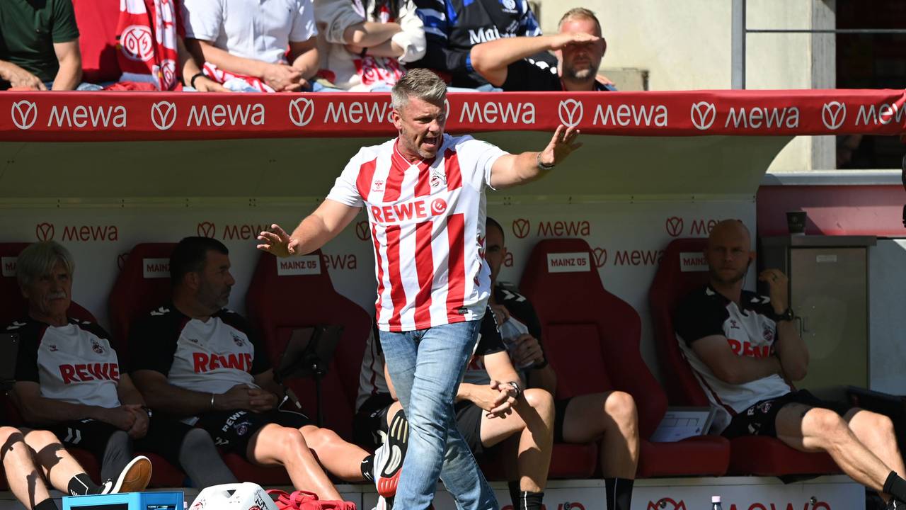 Lukas Kwasniok beim Spiel des 1. FC Köln bei Mainz 05.