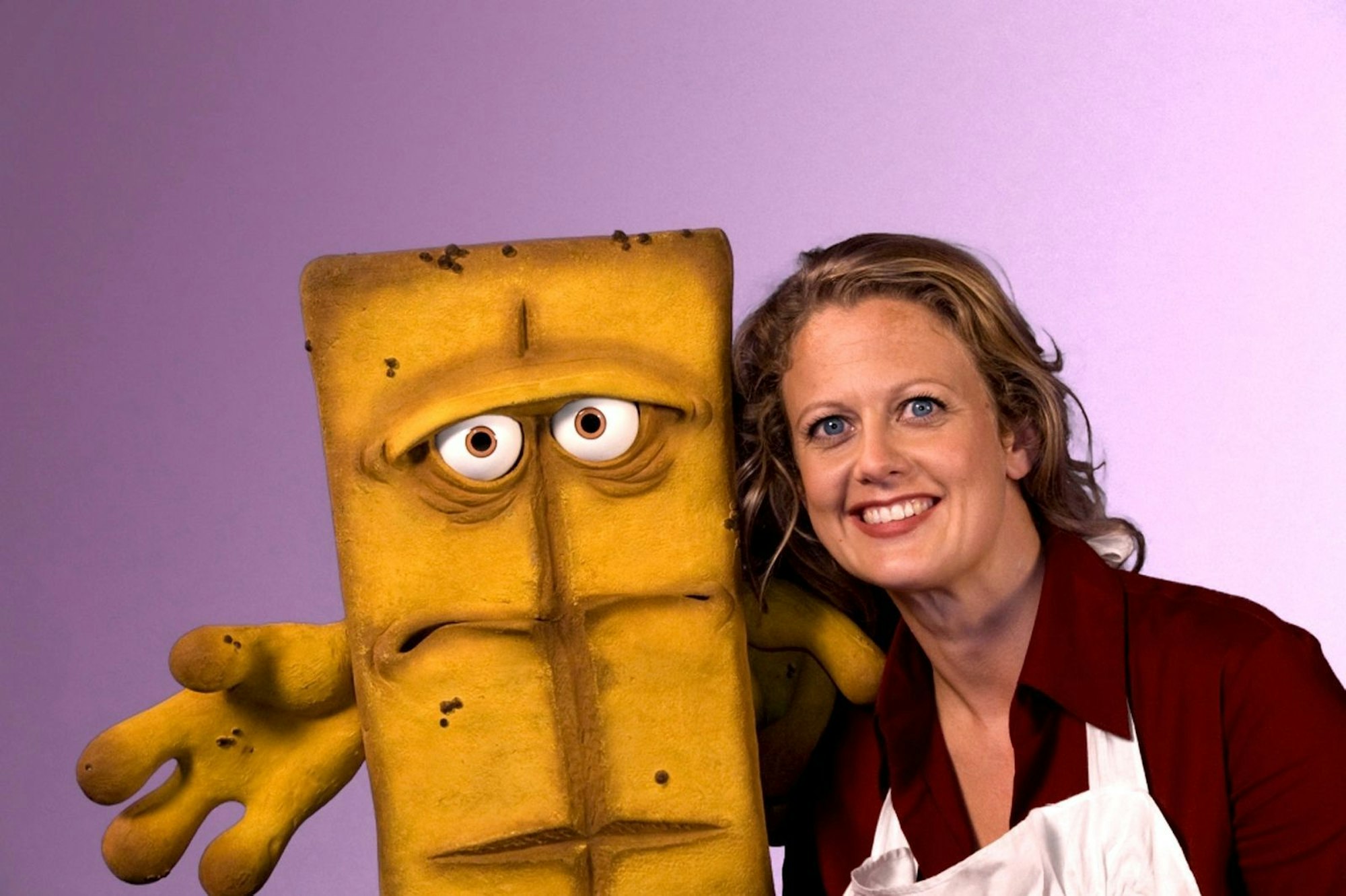 In „Bernd & Friends“ (2009) stand Barbara Schöneberger zusammen mit dem missmutigen Brot Bernd vor der Kamera. (Bild: KI.KA / Florian Oswald)