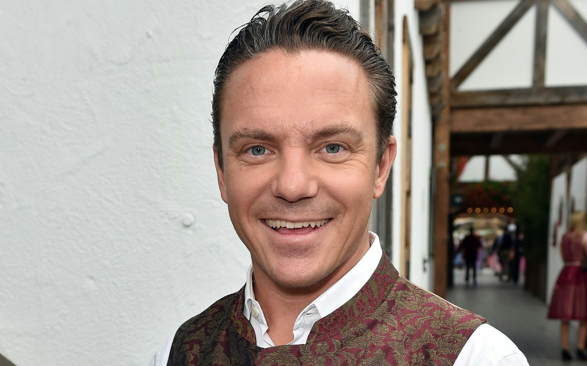 Stefan Mross musste sich erneut einige fiese Gags aus der Richtung des „TV total“-Studios gefallen lassen. (Bild: 2017 Getty Images/Hannes Magerstaedt)