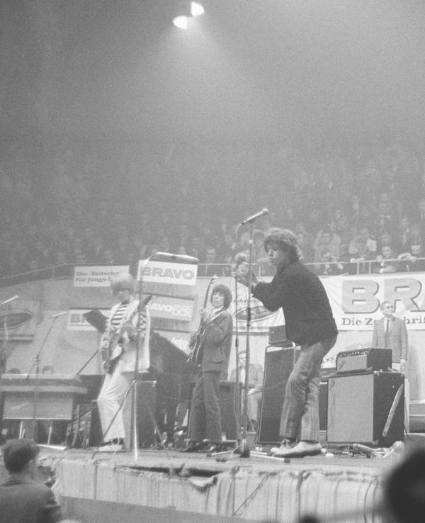 Die Rolling Stones spielen 1965 in der Münsterlandhalle.