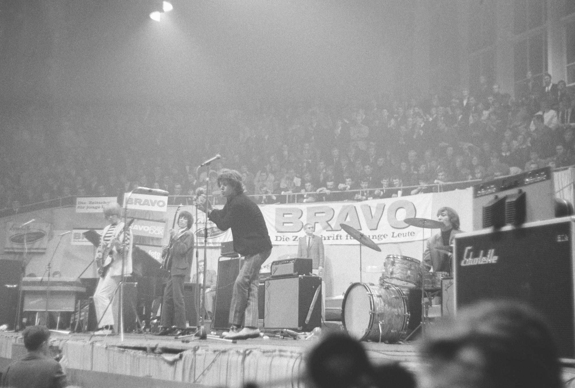 Die Rolling Stones spielen 1965 in der Münsterlandhalle.