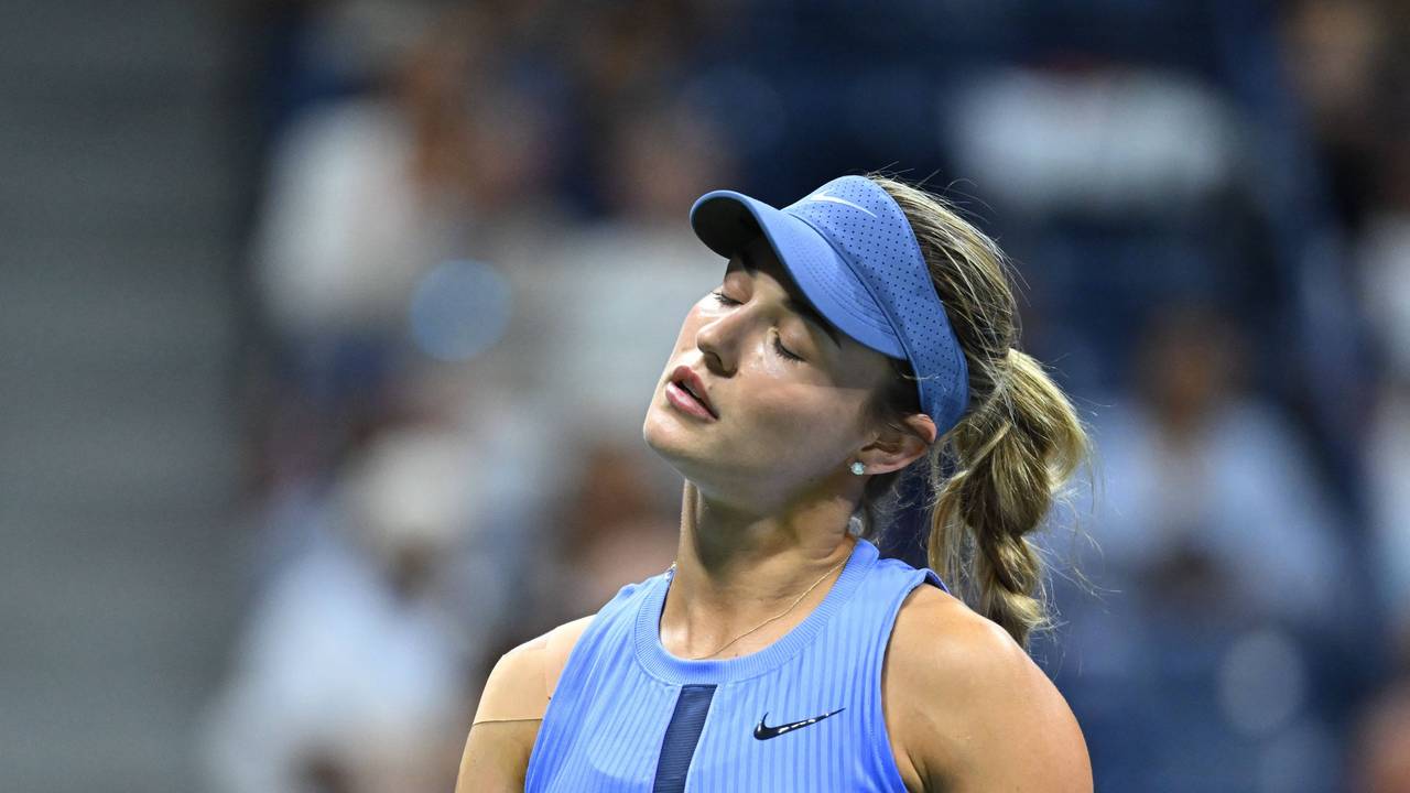 Anna Kalinskaya bei einem Tennis-Spiel.