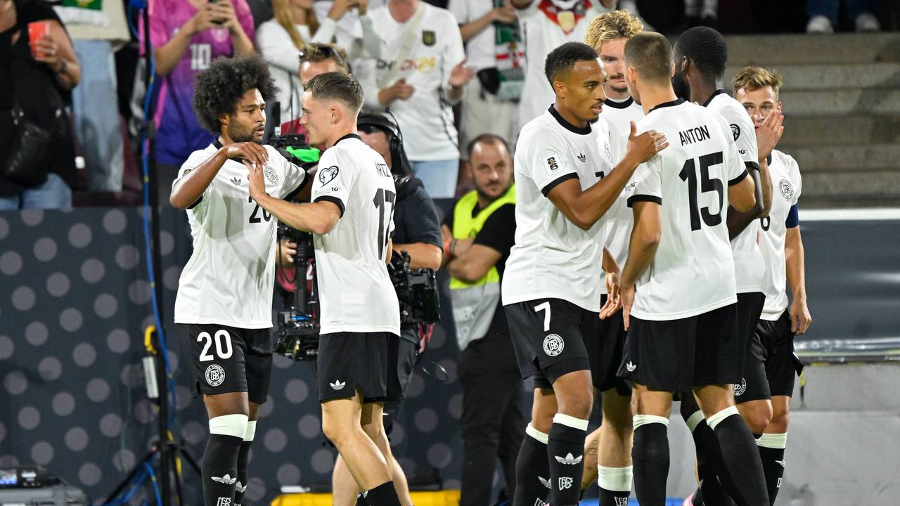 Die deutsche Mannschaft beim Torjubel.