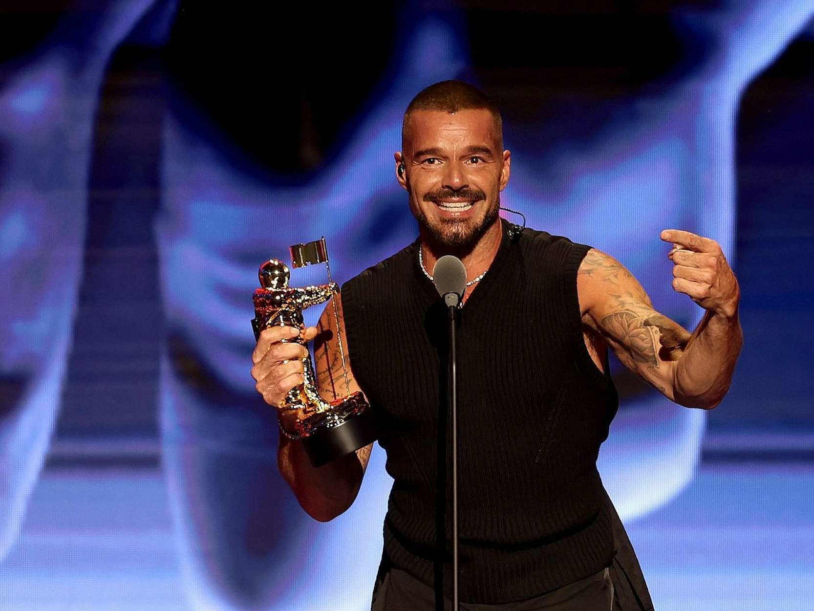 Ricky Martin legte bei den MTV Video Music Awards 2025 einen Auftritt hin, der bei einem deutschen Musiker-Kollegen Eindruck machte. (Bild: 2025 Getty Images/Manny Carabel)