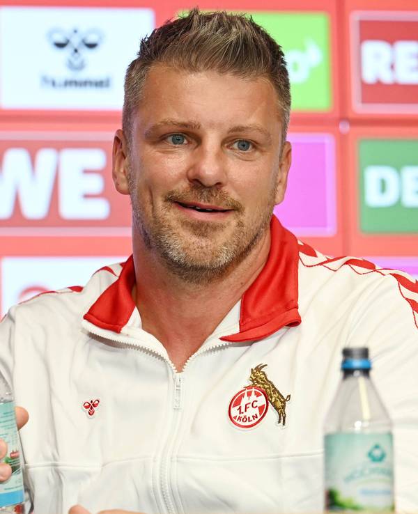 Lukas Kwasniok auf der FC-Pressekonferenz.