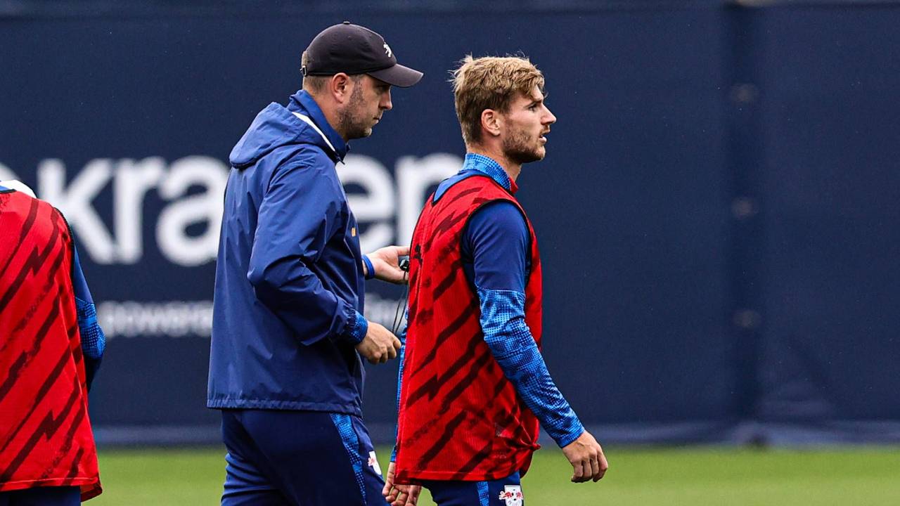 Timo Werner im Teamtraining mit Coach Ole Werner.
