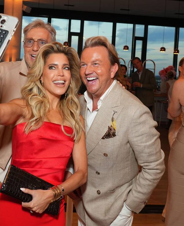 Sandro Rath und Thomas Rath (links) mit Sylvie Meis beim Event „Bunte Beauty Stars 2025" in Düsseldorf.