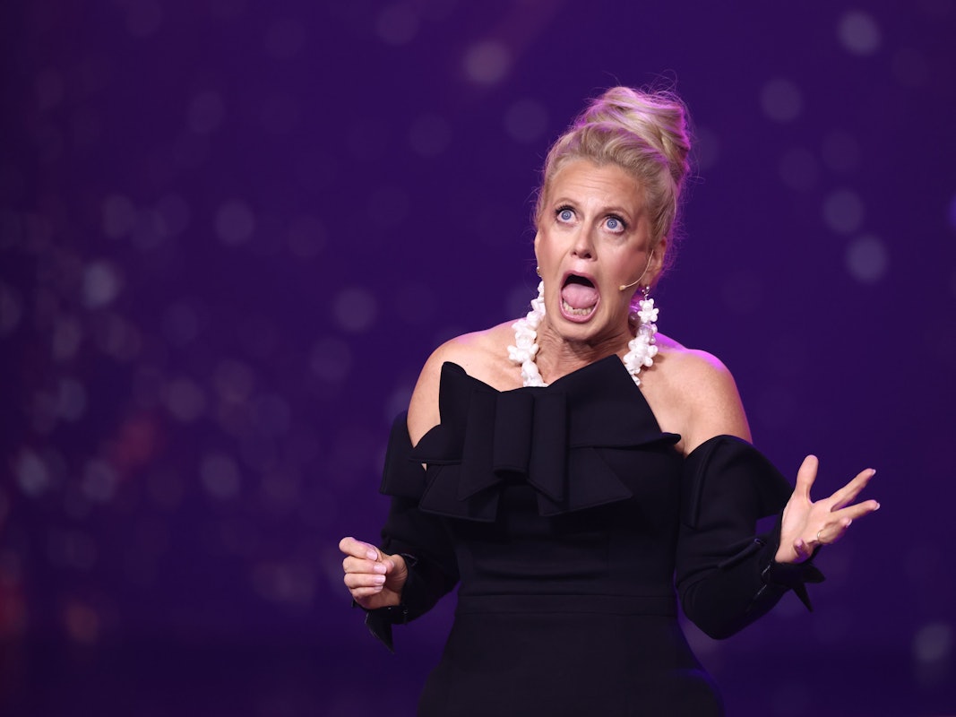 Barbara Schöneberger macht eine Grimasse.