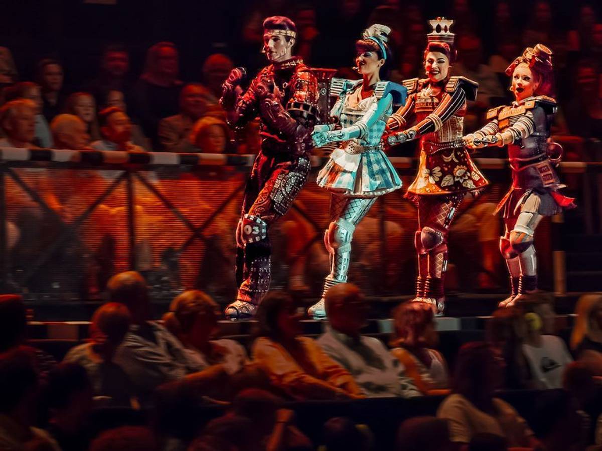 STARLIGHT EXPRESS Bochum
Spielzeit 2024/2025
Rusty_Dinah_Belle_Carrie bei der Fahrt durch die Halle