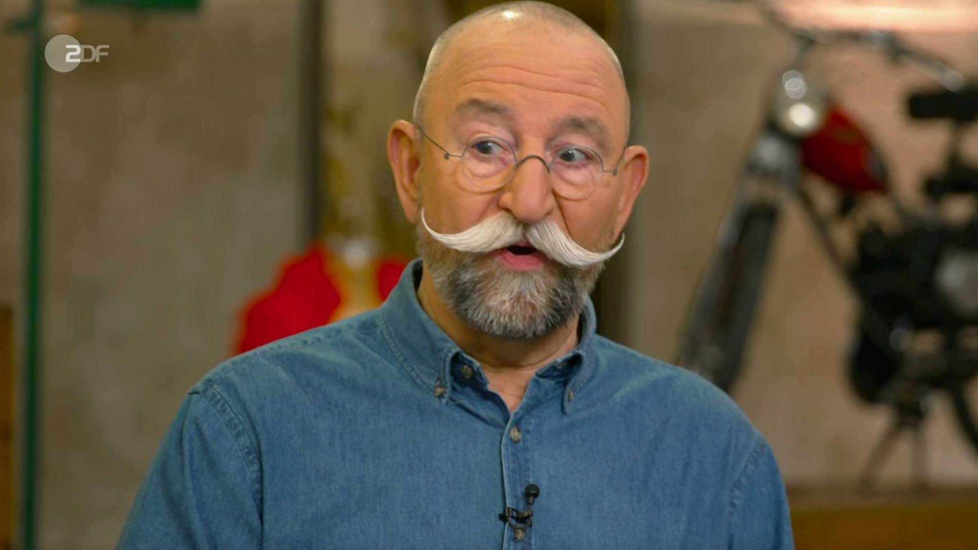 Von einem Zigarrenetui war Horst Lichter in der Donnerstagsausgabe der ZDF-Trödelshow „Bares für Rares“ schwer begeistert. Umso überraschender war der Ausgang der Sendung. (Bild: ZDF)