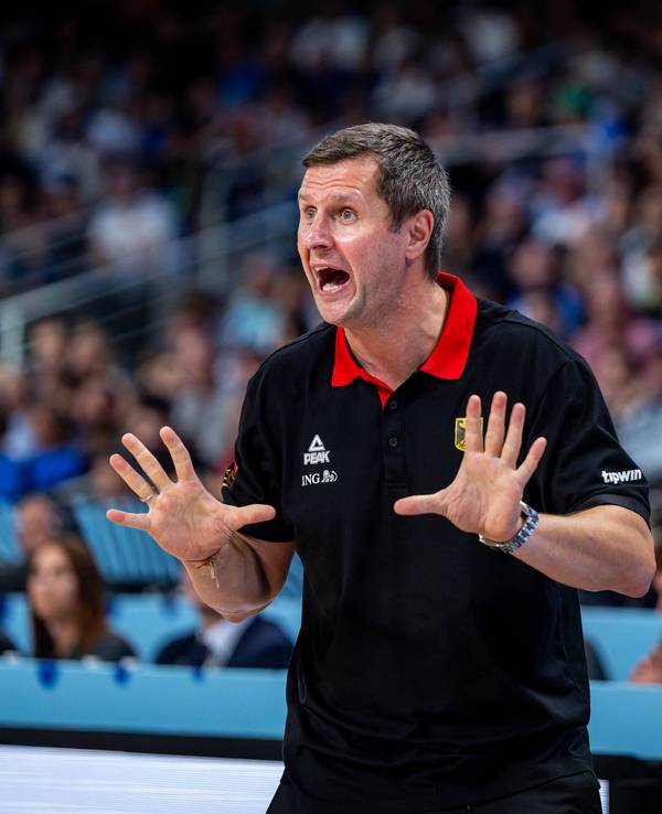 Alan Ibrahimagic beim Spiel der deutschen Basketball-Nationalmannschaft gegen Slowenien.