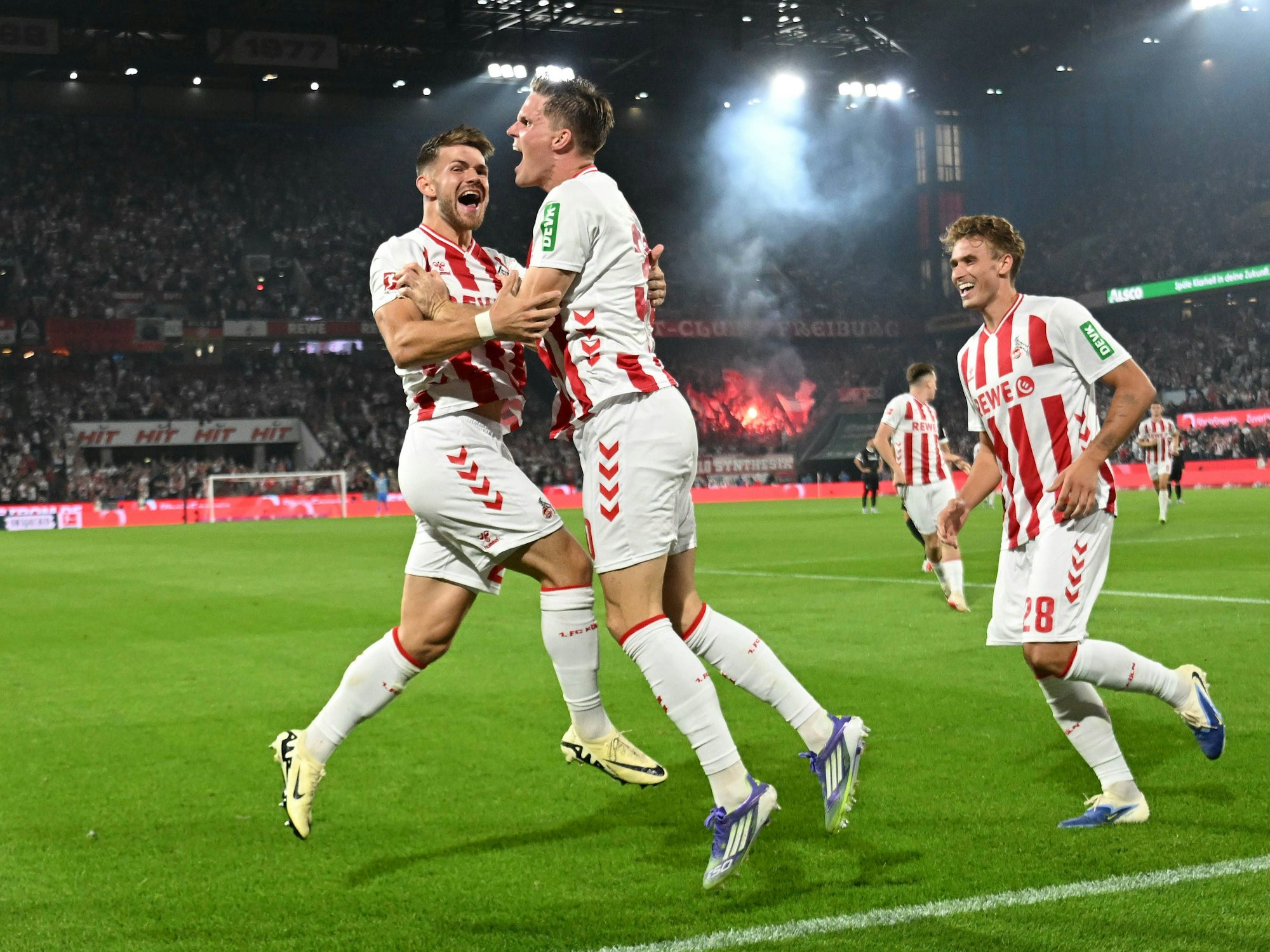 Marius Bülter jubelt gegen Freiburg.