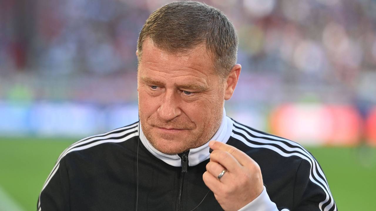 Max Eberl beim Spiel FC Augsburg gegen FC Bayern München am 30. August 2025.