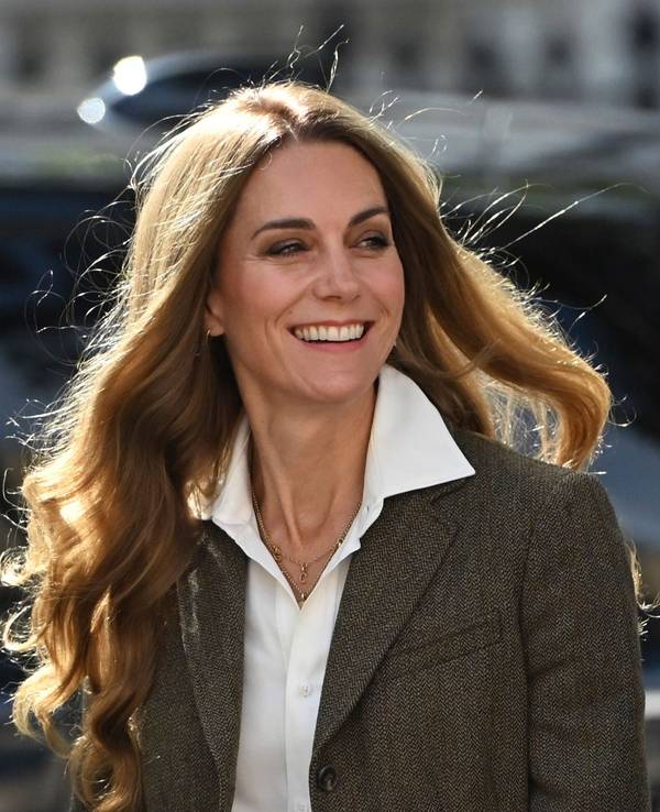 Der britische Prinz William und Kate, Prinzessin von Wales, besuchen die neu gestalteten Gärten des Naturkundemuseums in London.