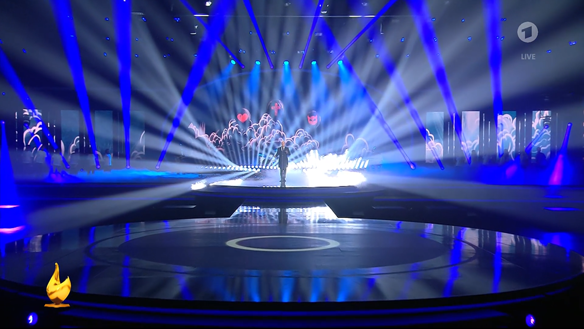 Der Graf steht nach neun Jahren Auszeit wieder auf der Bühne. Er sang bei der Goldenen Henne in der ARD.