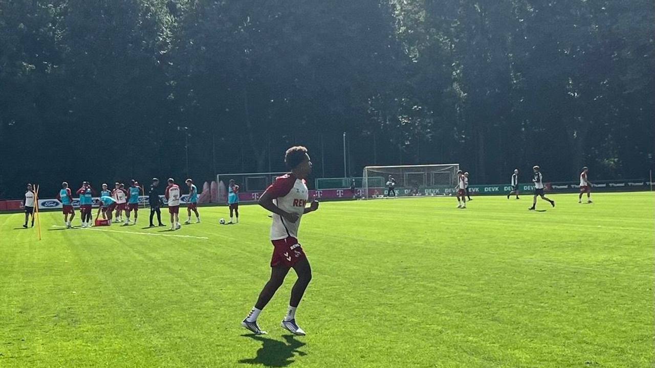 Stürmer Youssoupha Niang am 11. September 2025 beim Training des 1. FC Köln am Geißbockheim.