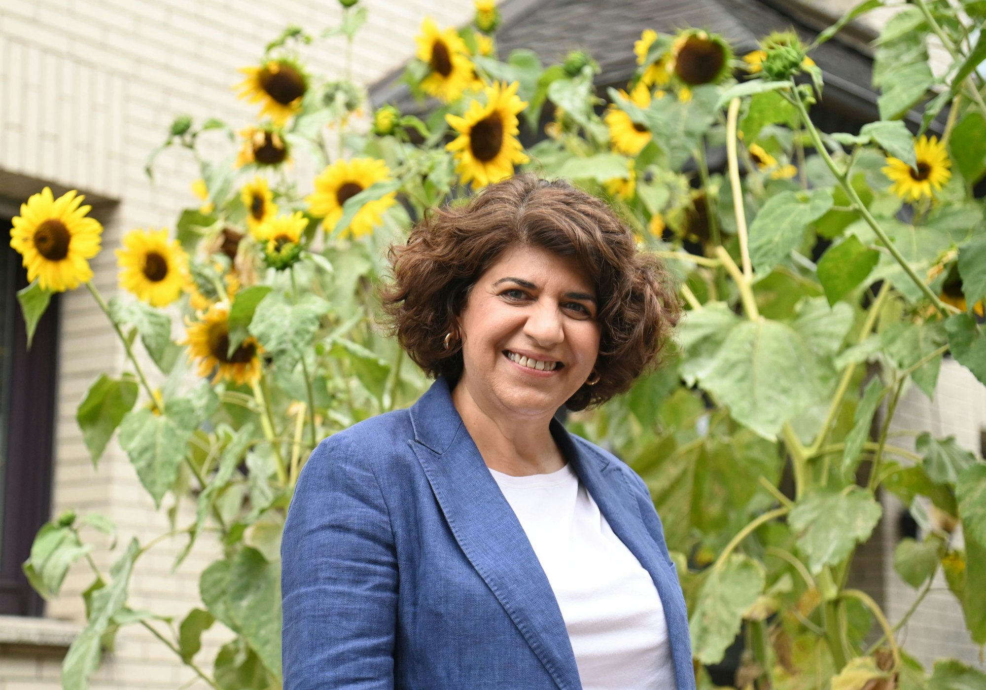 22.08.2025 Köln. Veedels-Spaziergang in Brück mit Berivan Aymaz, OB-Kandidatin der Kölner Grünen bei der Kommunalwahl 2025 in Brück. Foto: Alexander Schwaiger