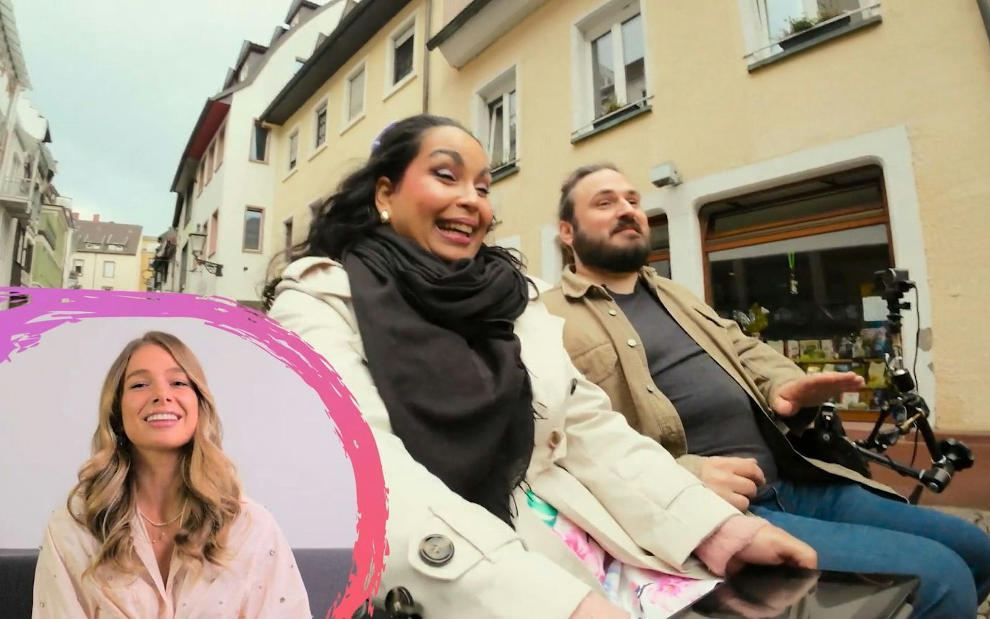 Lola Weippert (links unten) wünscht sich Deeptalk, James blockt ab - und Tanja lacht. (Bild: SWR/ hr/ Screenshot)