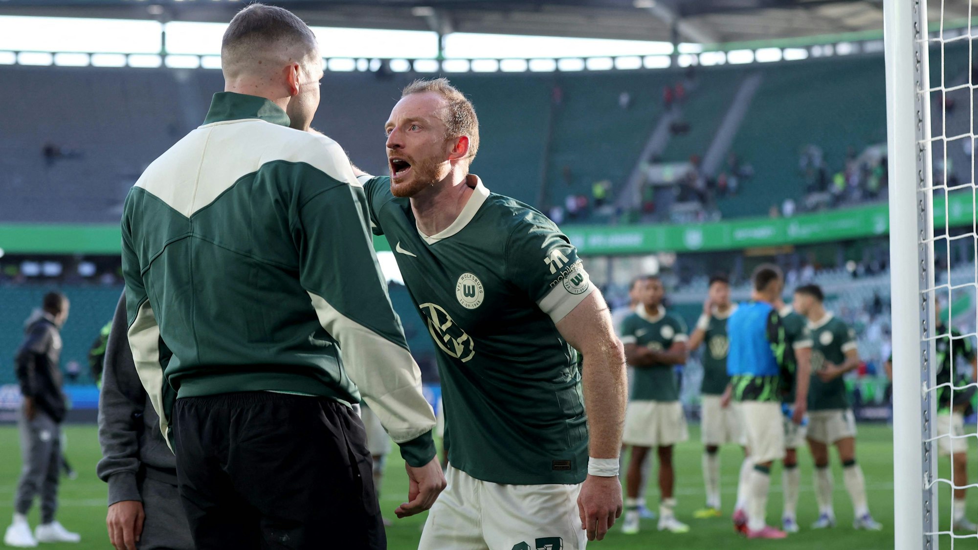 Maxi Arnold gab dem aufgebrachtem Wolfsburg-Fan lautstark Contra.