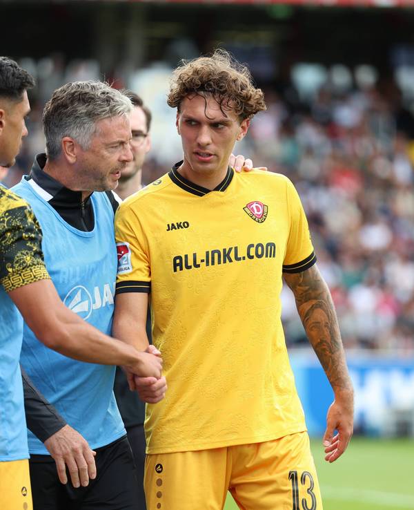 Julian Pauli muss bei Dynamo Dresden bei seinem Debüt verletzt vom Feld.