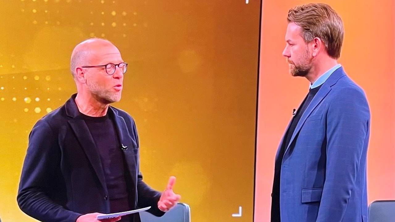 Sky-Moderator Patrick Wasserziehr (l.) und Kölns Sportdirektor Thomas Kessler bei Sky 90 am 14. September 2025.
