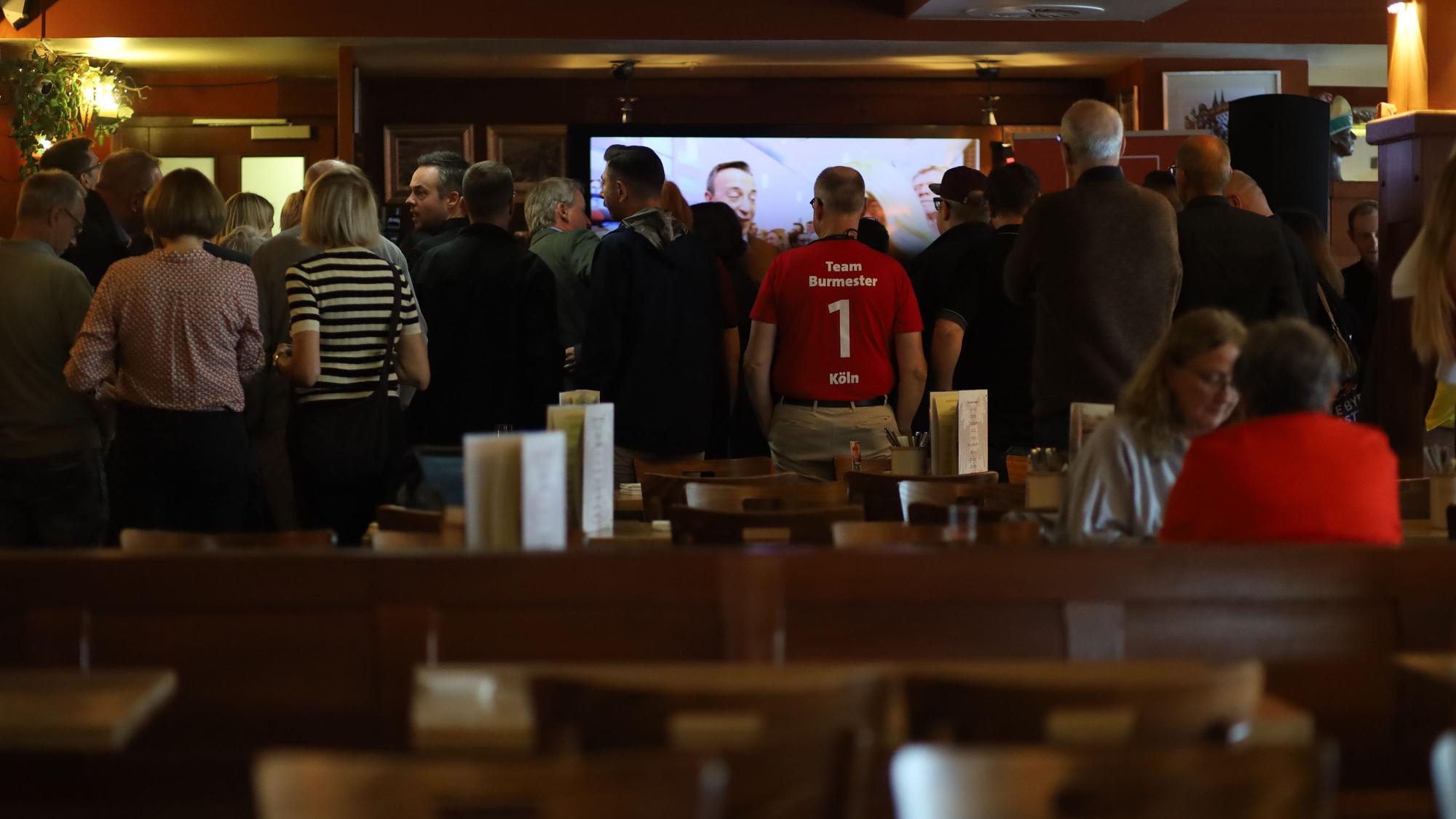 Die SPD Köln verbringt die Wahlnacht bei der Kommunalwahl 2025 in im Dom im Stapelhaus.