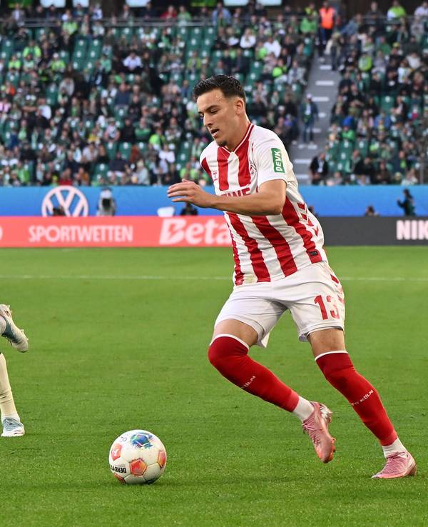 Said El Mala setzt gegen Wolfsburg zum Solo an.