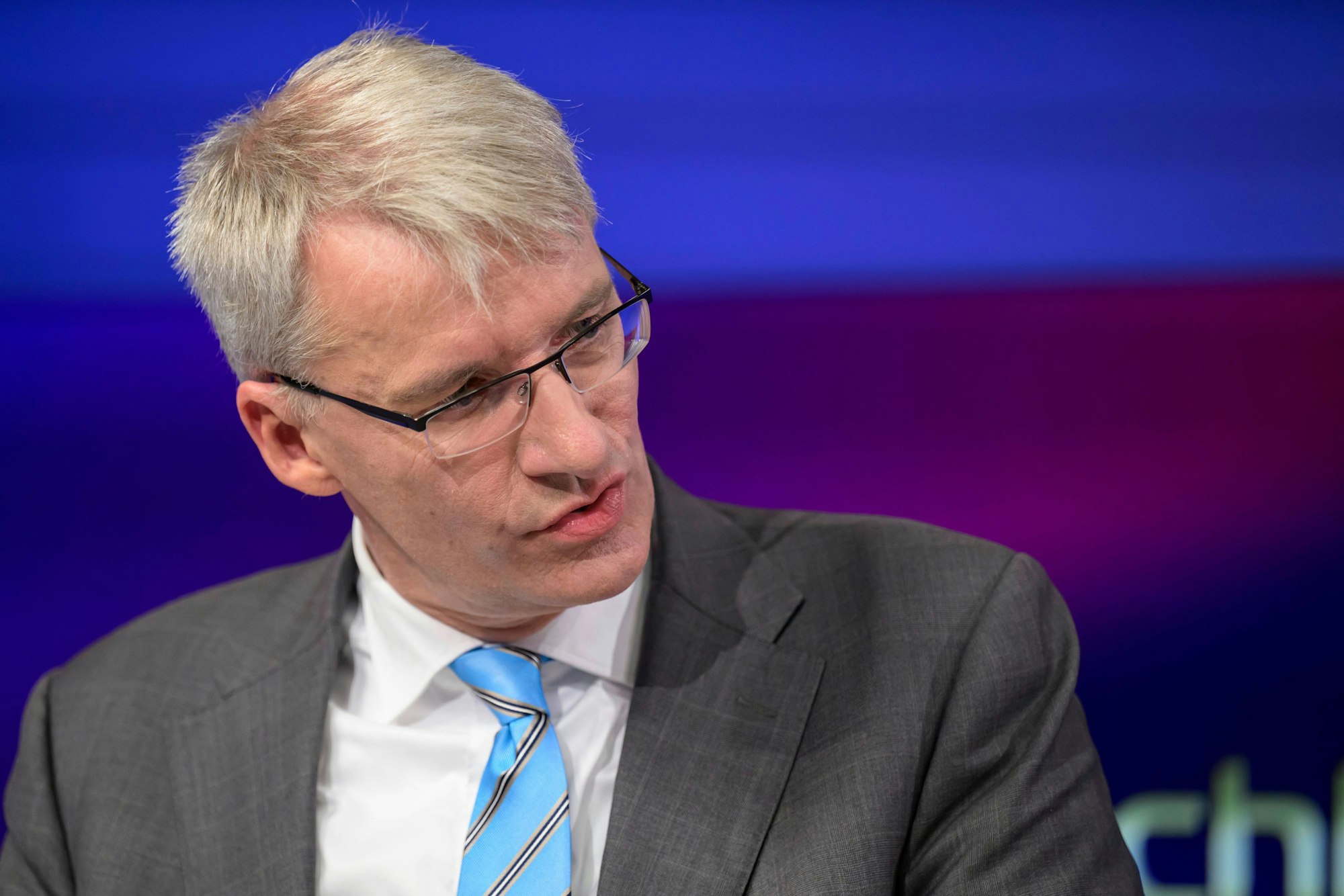 US-Korrespondent Elmar Theveßen (hier 2024 bei „Maischberger“) wird von einem Ex-Botschafter heftig angegangen.