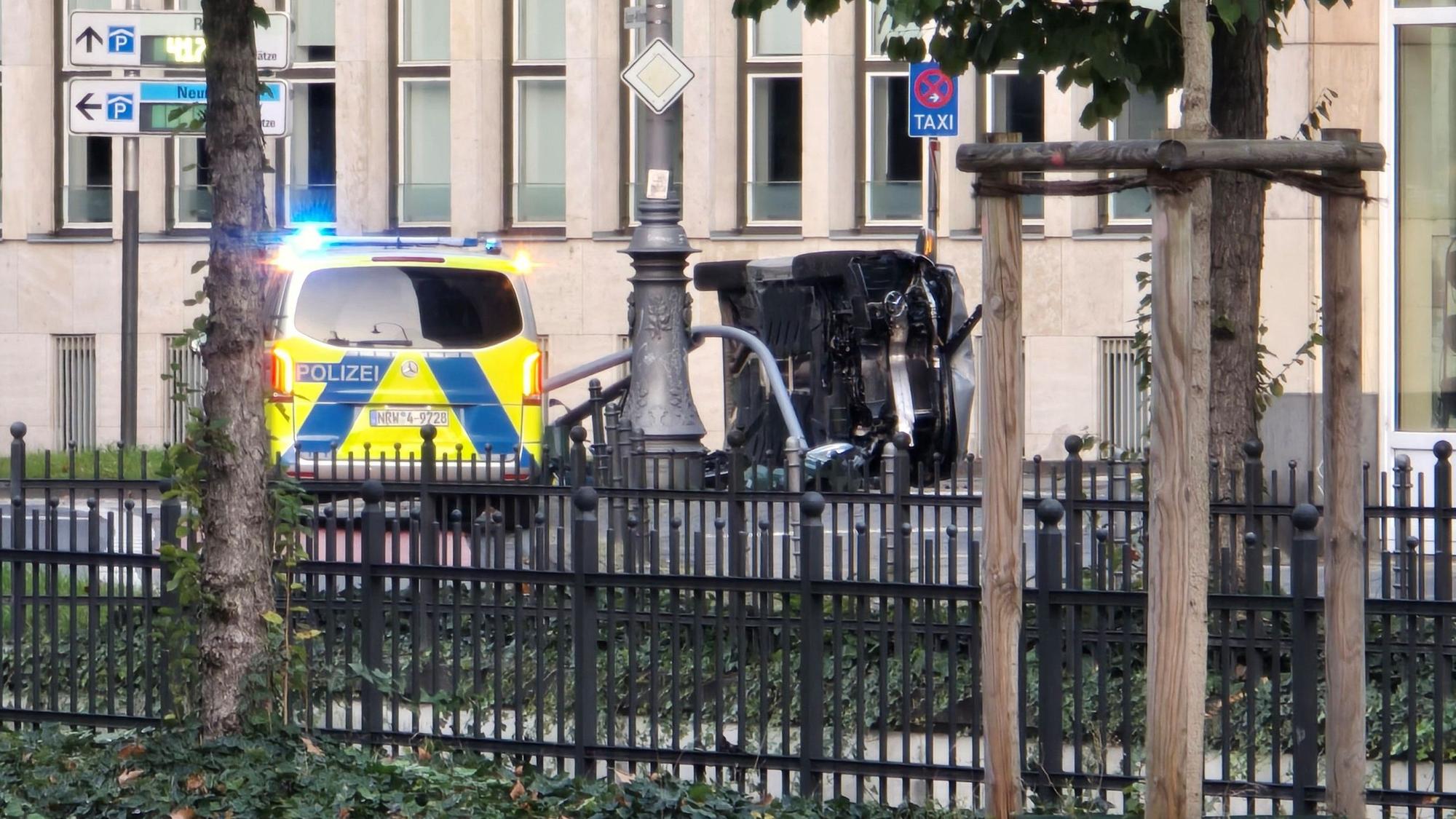 Das Foto zeigt den Unfallort am Kaiser-Wilhelm-Ring.