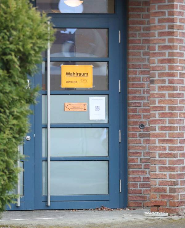 In einem Wahllokal in Krefeld ist ein älterer Mann kollabiert und gestorben (Symbolbild).