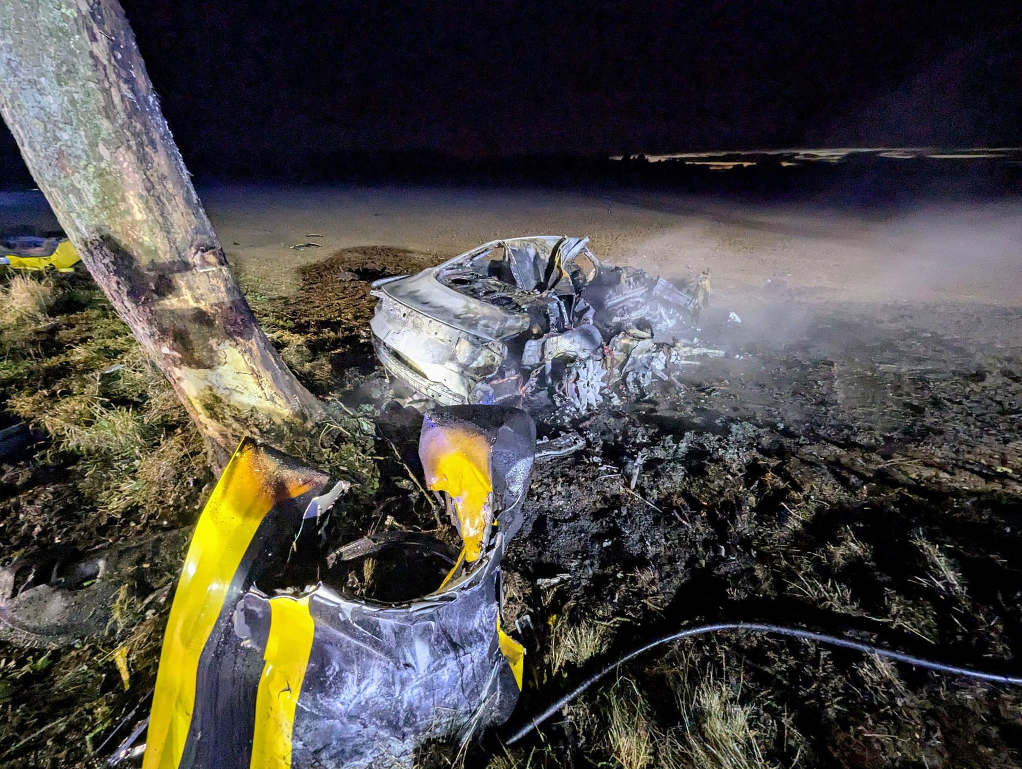 Bei einem schweren Unfall im Nordwesten Nordrhein-Westfalens sind drei Menschen ums Leben gekommen.