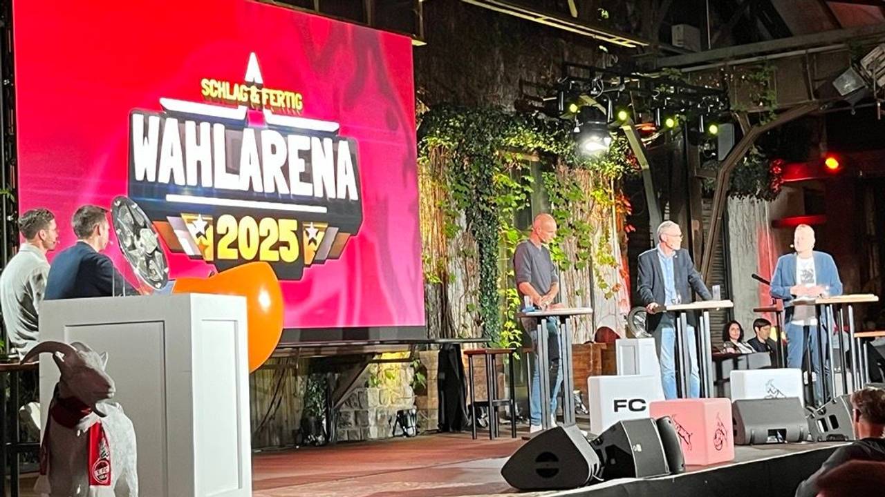 Am Montagabend (15. September 2025) fand die Wahlarena des 1. FC Köln in der Halle Tor 2 statt. Jonas Hector und Fabian Köster fühlten den Kandidaten Jörn Stobbe, Sven Adenauer und Wilke Stroman auf den Zahn.