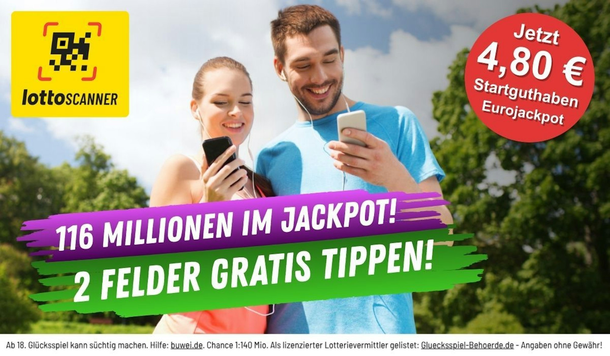Ein junges Pärchen steht nebeneinander und schaut jeweils auf ein Smartphone im Park. Schriftzug 116 Millionen im Jackpot. Im Bild das Logo von Lotto Scanner.