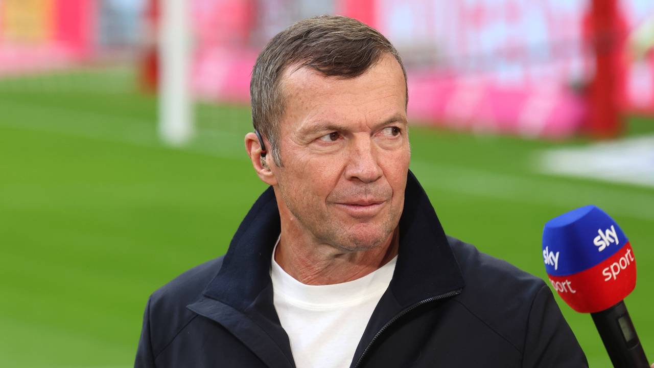 Lothar Matthäus als TV-Experte am Sky-Mikrofon.