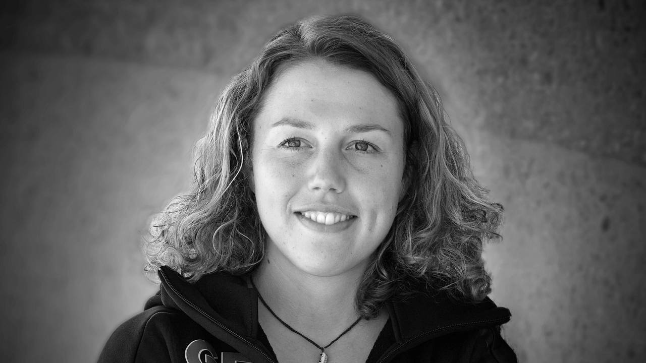 Eine schwarz-weiße Aufnahme der verstorbenen Laura Dahlmeier.