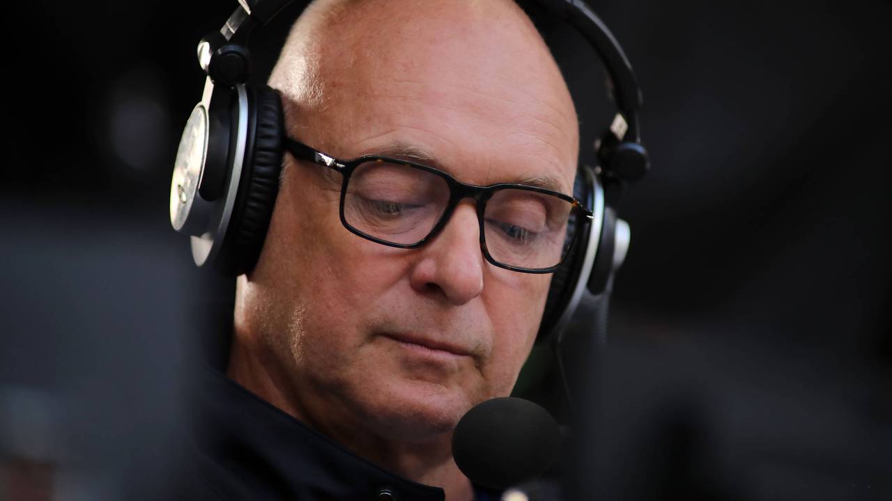 Frank Buschmann am Mikrofon.