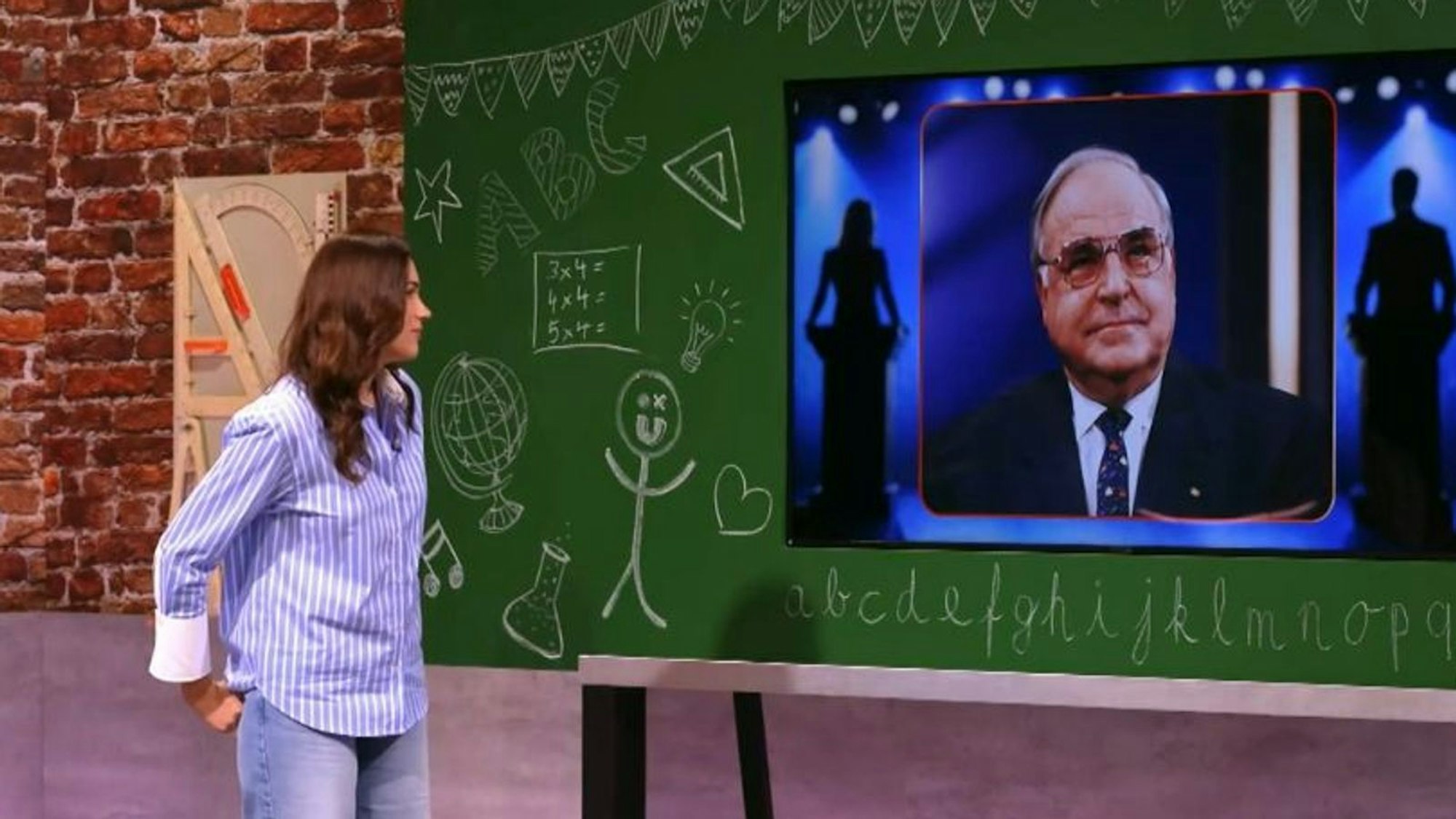 Diese Szene sorgte schon vor der Ausstrahlung für Schlagzeilen: Gloria-Sophie Burkhandt, Tochter von CSU-Chef Markus Söder, erkennt Helmut Kohl nicht. (Bild: ProSieben)