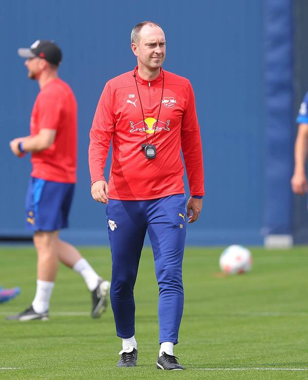 Trainer Ole Werner beim Training von RB Leipzig.
