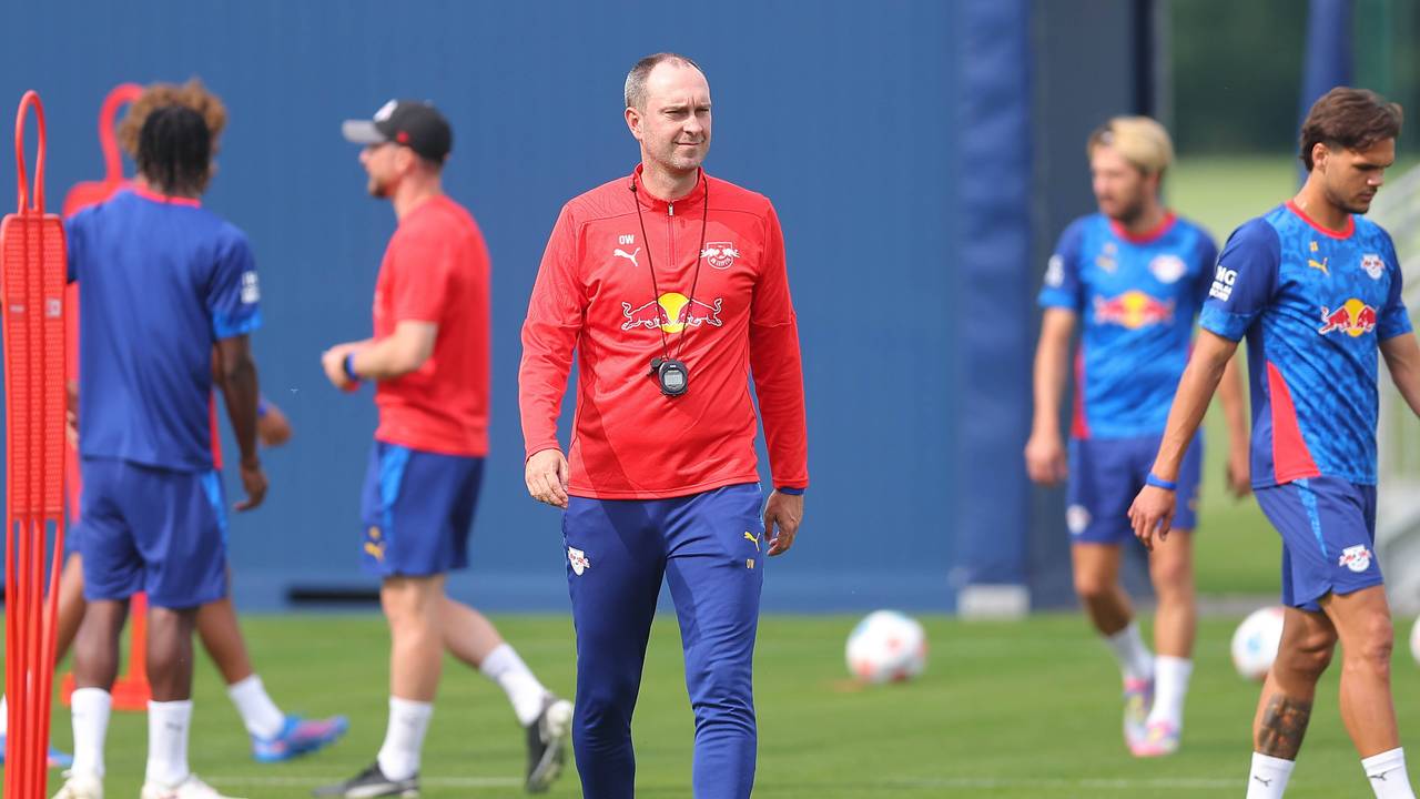 Trainer Ole Werner beim Training von RB Leipzig.