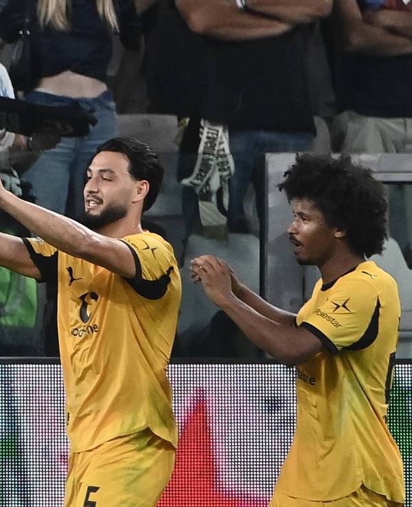 Ramy Bensebaini bejubelt seinen Treffer mit Serhou Guirassy und Karim Adeyemi.