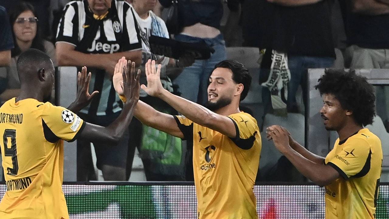 Ramy Bensebaini bejubelt seinen Treffer mit Serhou Guirassy und Karim Adeyemi.