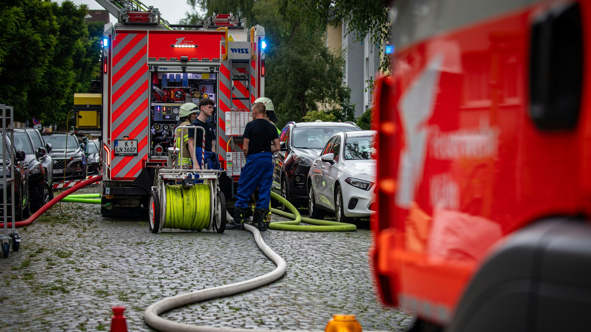 Die Feuerwehr bei einem Einsatz in Köln (Symbolfoto)