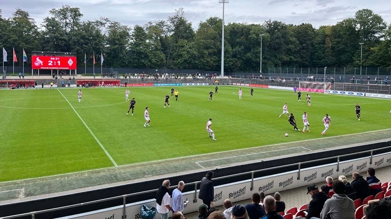 Die U21 des 1. FC Köln hat am Mittwoch, 17. September 2025, im Franz-Kremer-Stadion mit 2:1 gegen Borussia Mönchengladbach gewonnen.