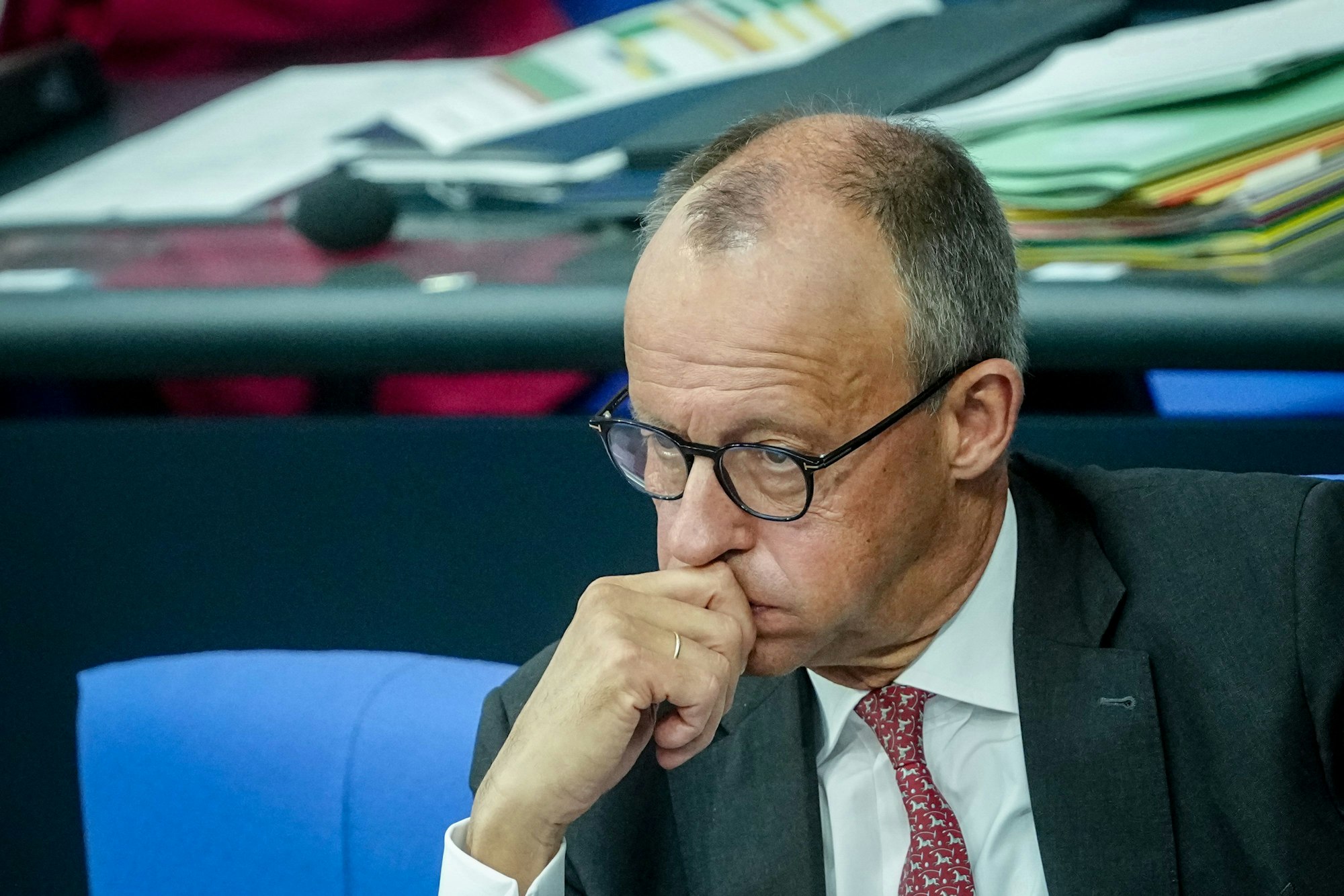 Bundeskanzler Friedrich Merz (CDU) bei der 24. Plenarsitzung im Deutschen Bundestag.