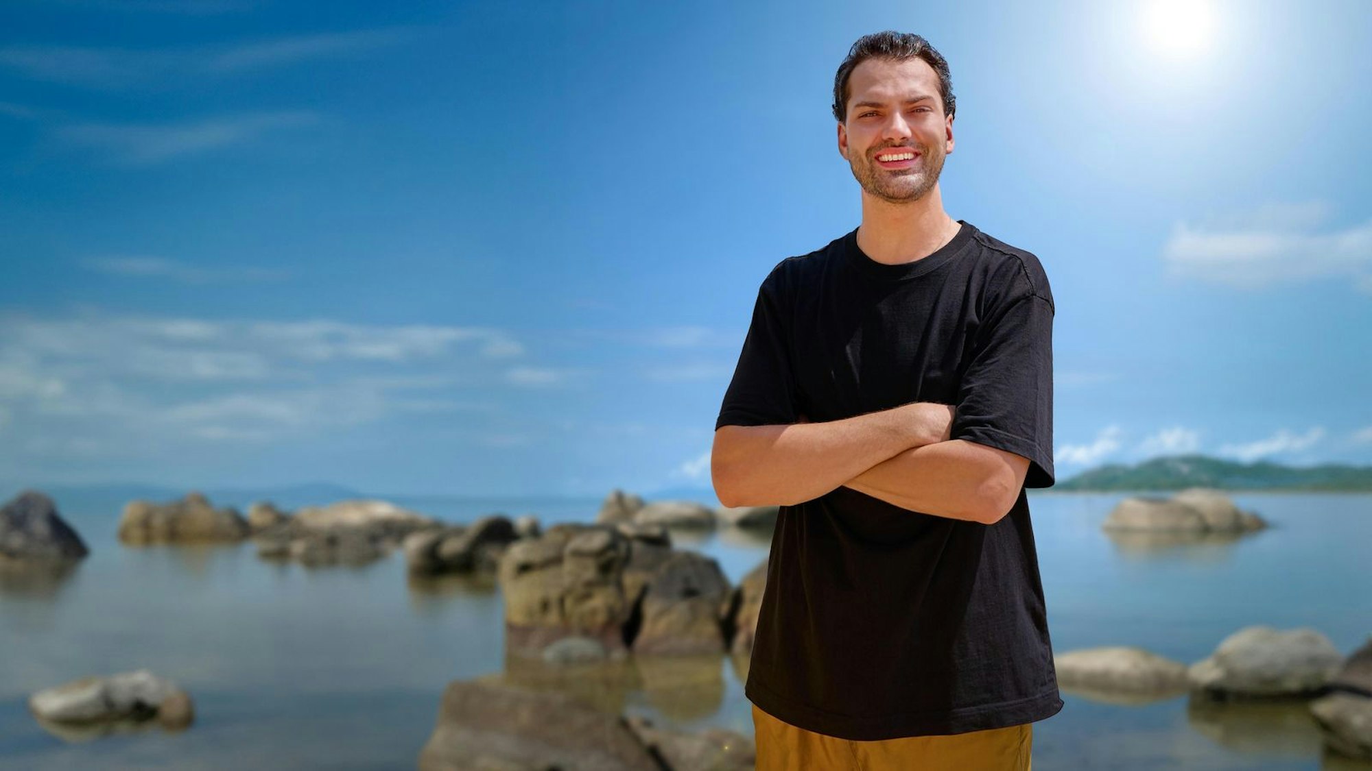 Das Warten hat ein Ende: Jimi Blue Ochsenknecht ist in die AYTO-Villa eingezogen. (Bild: RTL / Johanna Bollmann)