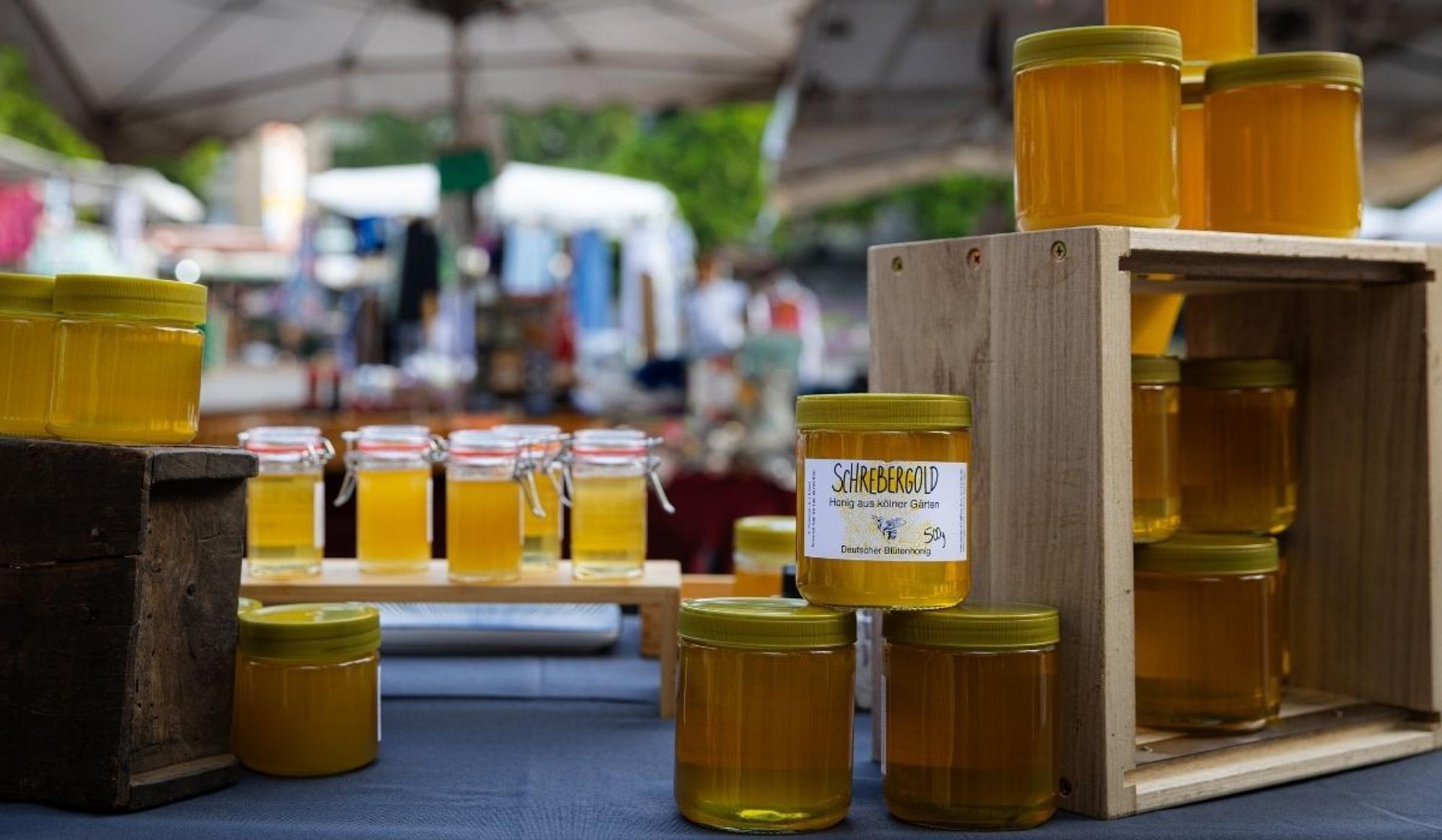 Honig aus den Gärten Kölns: Der Markt in Nippes bietet einzigartige Produkte an.